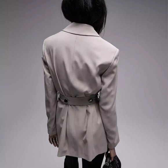 TOPSHOP Belted Long-Line Blazer in Taupe - Picture 3 of 6